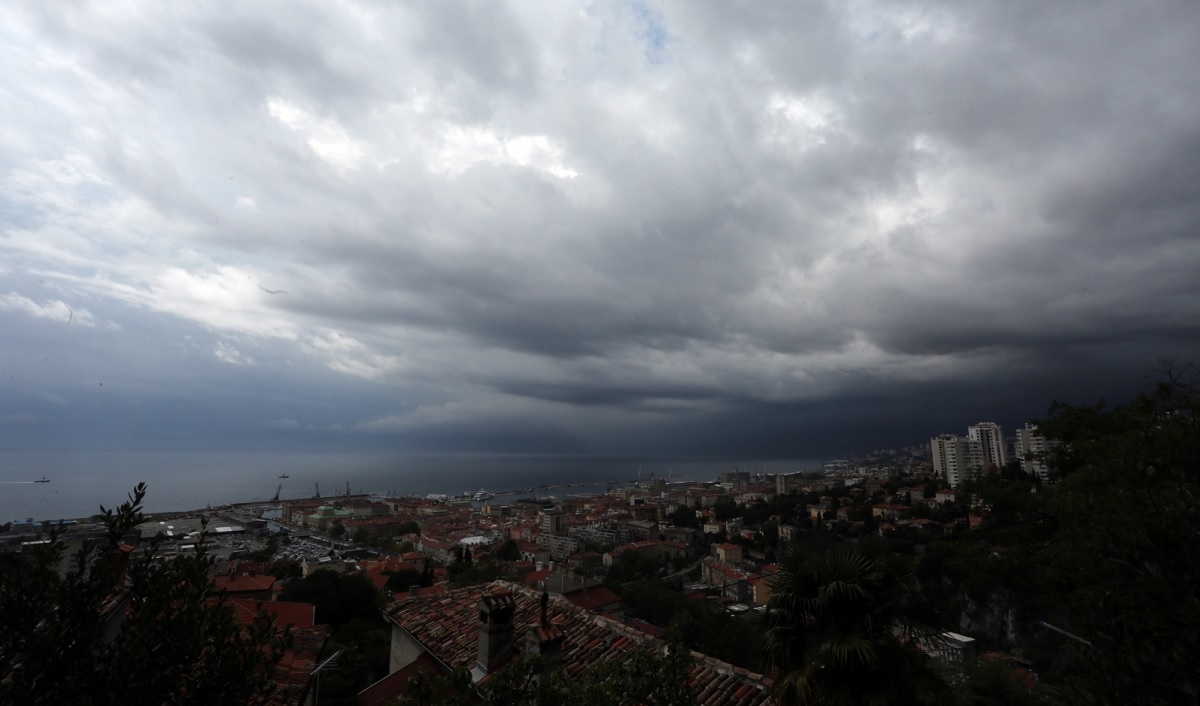 Za cijelu zemlju i dalje na snazi brojna upozorenja. Je li ljetu već došao kraj?