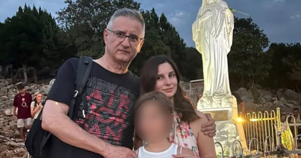 Karamarko objavio fotografiju s kćerima: "Sa svojim curama na Brdu ukazanja"