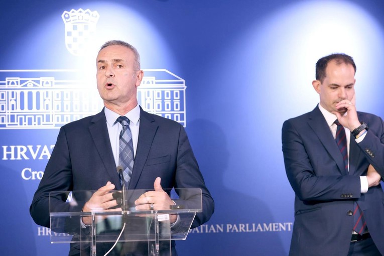 HDZ: SDP pokušava porobiti institucije
