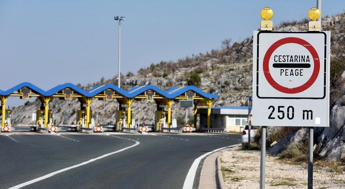 Oprez, pas i labud šeću na autocestama A1 i A3