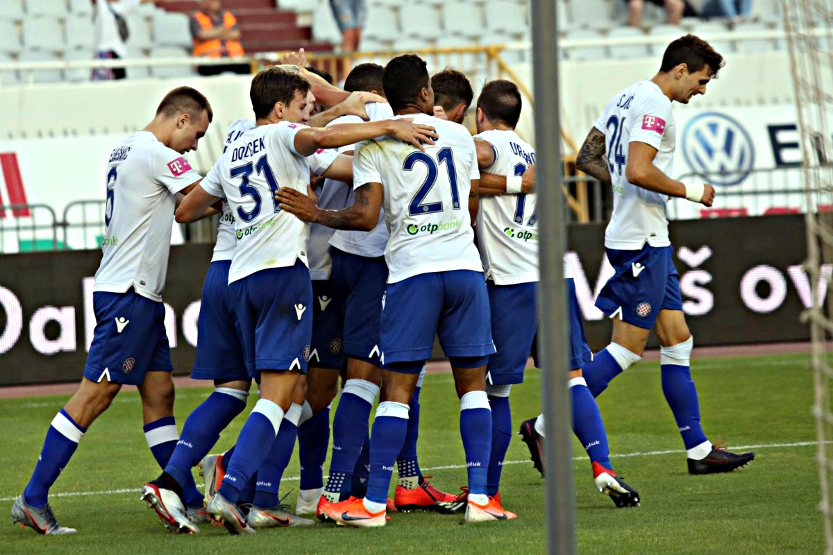 HAJDUK - ISTRA 2:0 Splićani teško do pobjede, Torcida pjevala s igračima