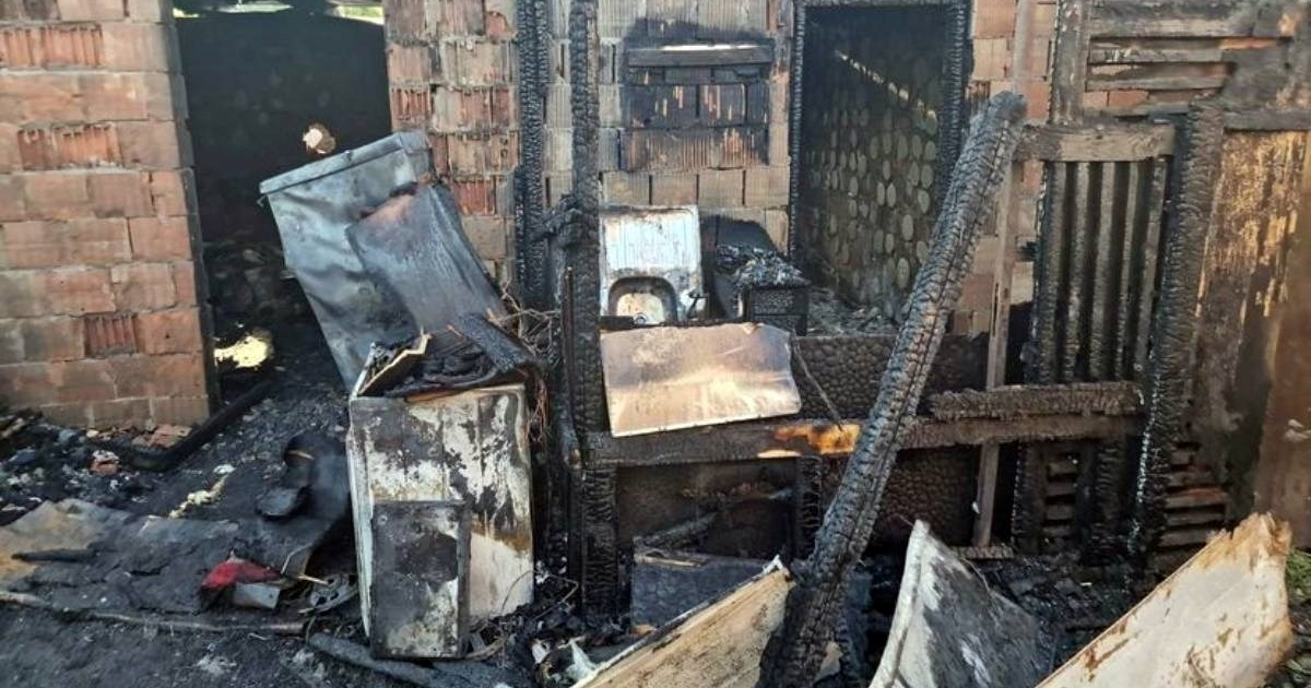 Požar u Novom Sadu, poginuli roditelji i četvero male djece. Izazvala ga baterija