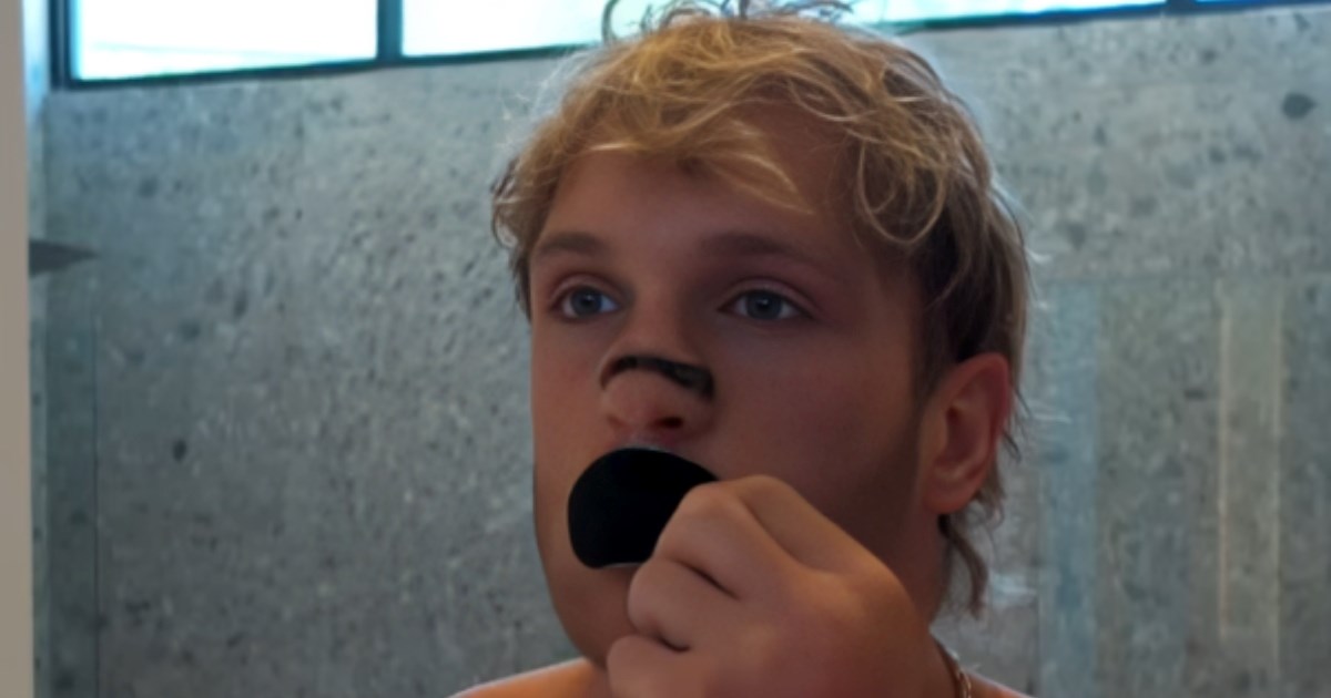 Zašto influenceri lijepe traku preko usta dok spavaju?