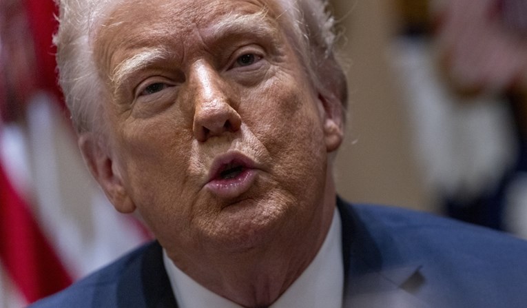 Trump prijeti Iranu bombardiranjem