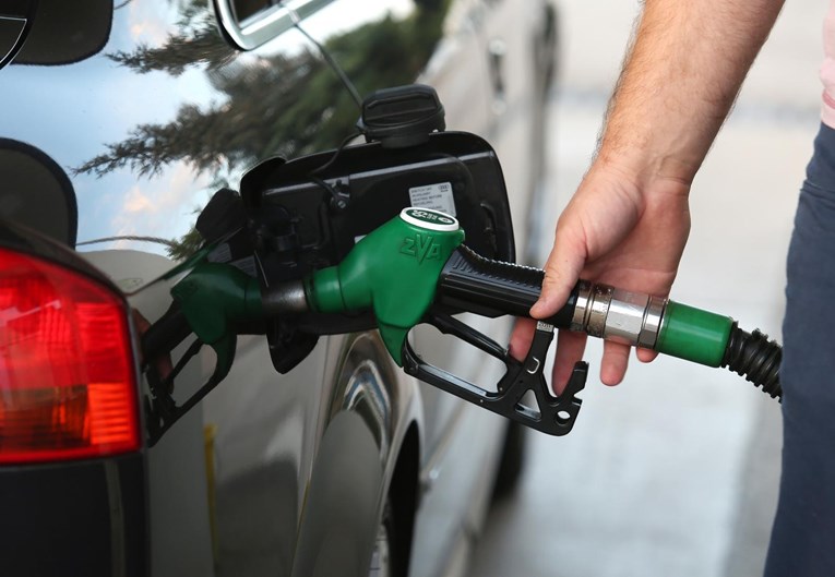 Pale cijene goriva, dizel jako pojeftinio