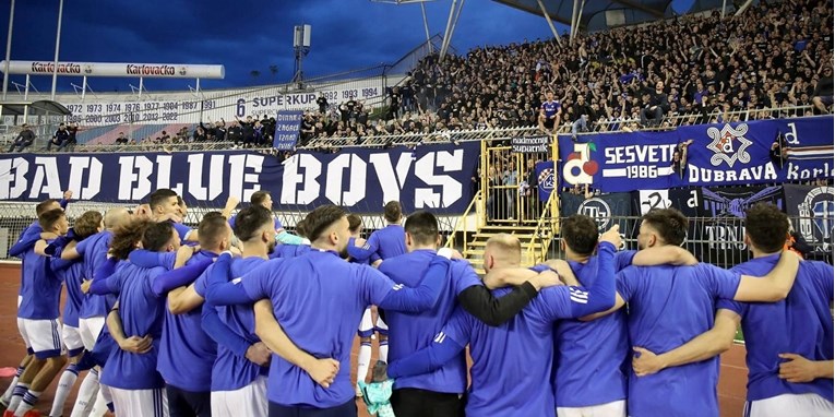 VIDEO Igrači Dinama i BBB-i nadglasavaju Grdovića i hajdučke pjesme na Poljudu