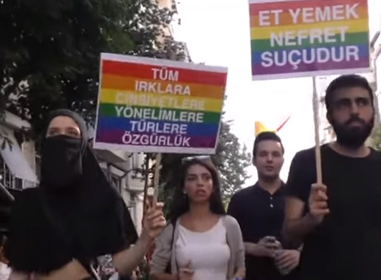 Turska policija blokirala Paradu ponosa četvrtu godinu zaredom, napali ljude suzavcem
