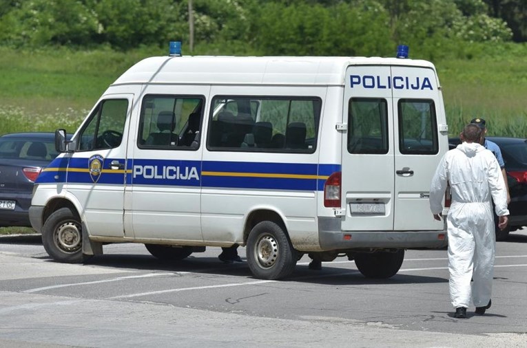 Muškarac iz BiH u kombiju švercao 15 migranata, uhvaćen kod Rijeke