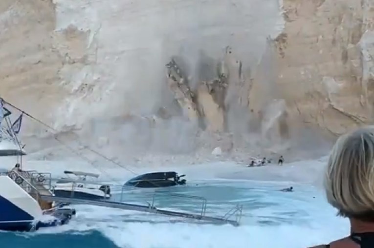 VIDEO Stijena se odronila na ljude na popularnoj grčkoj plaži, ima ozlijeđenih