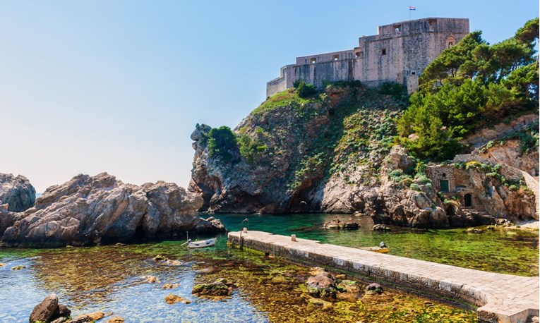 Usred sezone more u Dubrovniku onečišćeno fekalijama