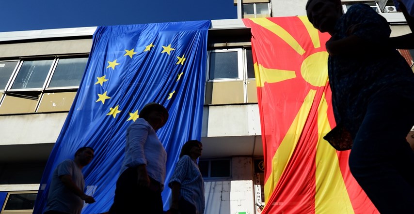 Makedonci prosvjeduju - jedni za, a drugi protiv promjene imena države