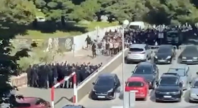 Pojavila se snimka cijele masovne tučnjave u Splitu. Očito je bila dogovorena