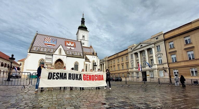 FOTO Ispred izraelske ambasade u Zagrebu pozirali s transparentom "Genocid"