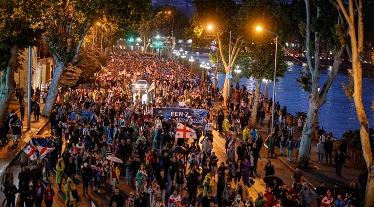 Novi prosvjedi u Gruziji. 50.000 ljudi protestiralo protiv "ruskog zakona"