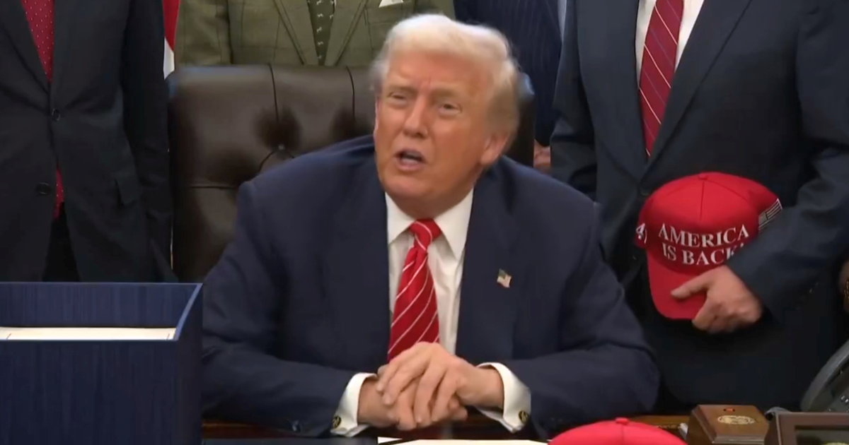 VIDEO Novinarka: Što biste rekli Epsteinovim žrtvama? Trump: Vi se nikad ne smijete