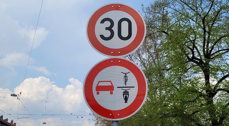U Stuttgartu osvanuo novi prometni znak. Znate li što označava?