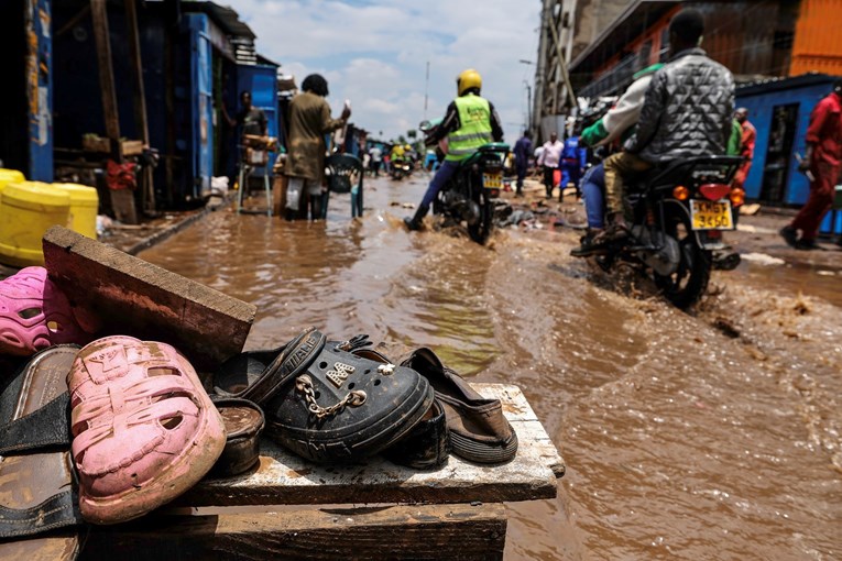 U poplavama u Keniji 108 mrtvih