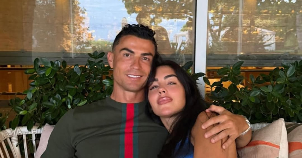 Pola milijuna lajkova u pet minuta: Ronaldo oduševio fanove novom fotkom s Georginom