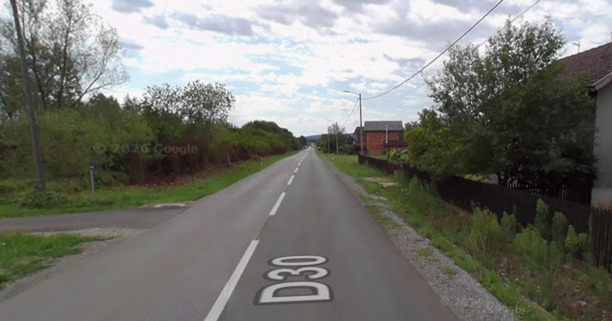 VIDEO Kamion leluja cestom u Petrinji, umalo se frontalno sudario s busom