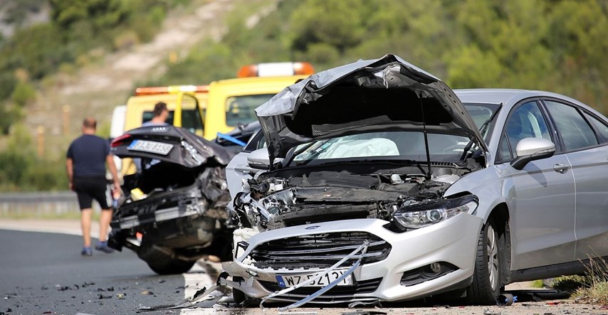 Teška nesreća na A1, u sudaru tri automobila ozlijeđene četiri osobe