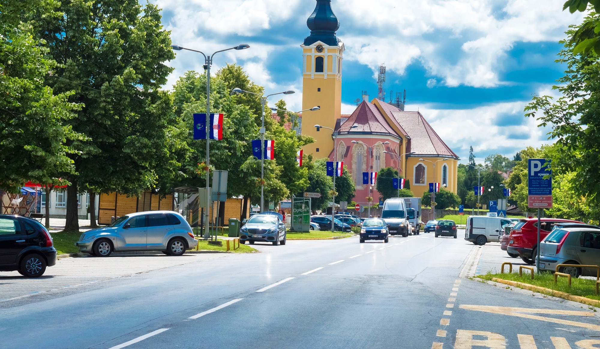 Maloljetnici napali mladića ispred hotela u Našicama. Bori se za život