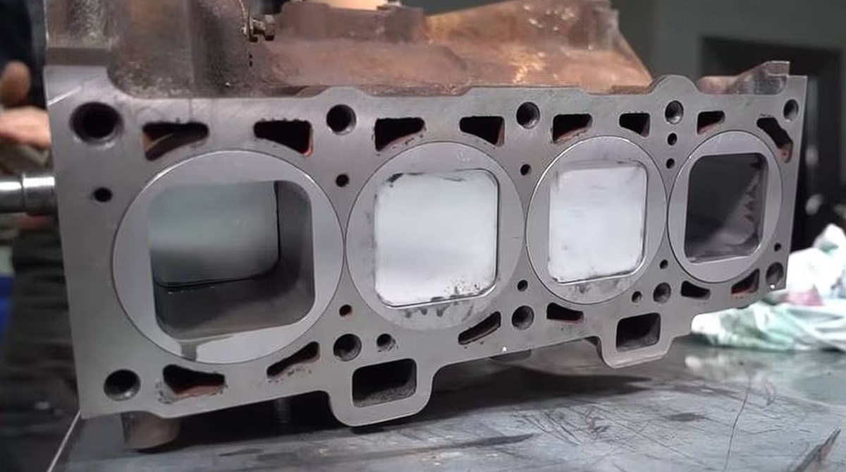 VIDEO Ruski youtuberi napravili motor s kockastim klipovima