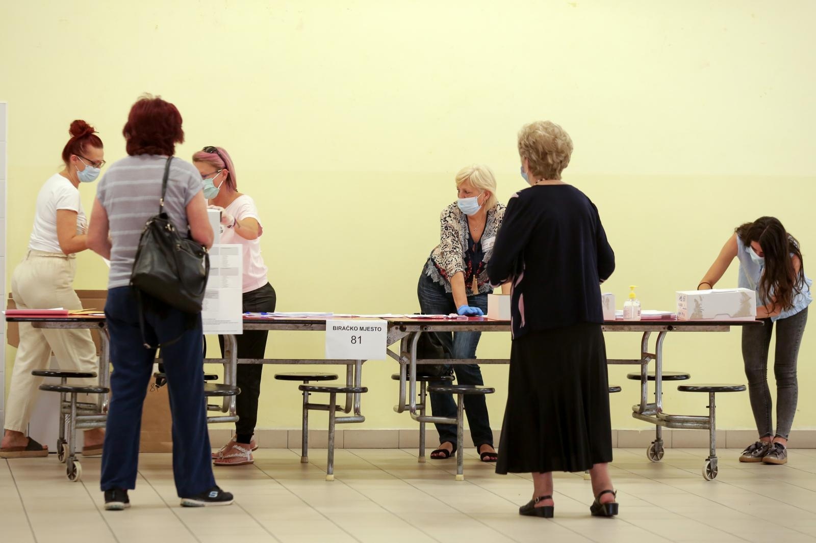 Idete na glasanje? Ponesite svoju kemijsku, bilo bi dobro i masku, ali nije obavezno