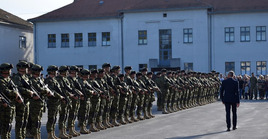 Krstičević ispratio hrvatske vojnike u Poljsku