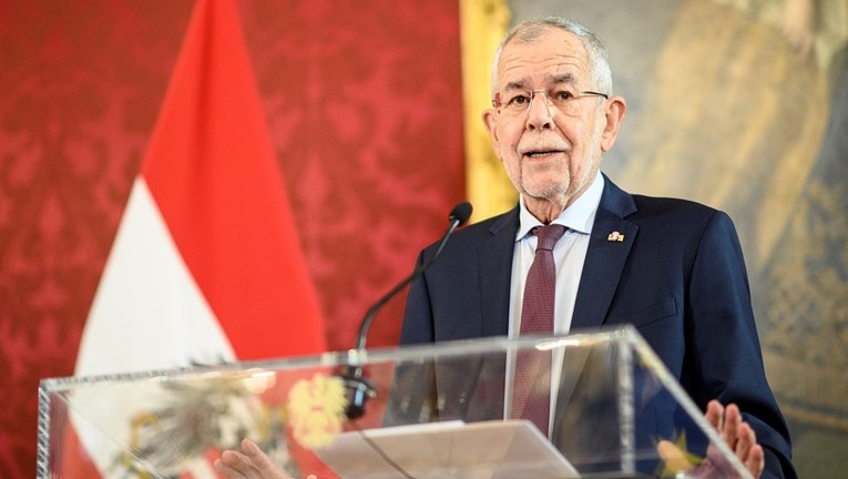 Austrijski predsjednik otvorio palaču, pozvao građane da se dođu cijepiti