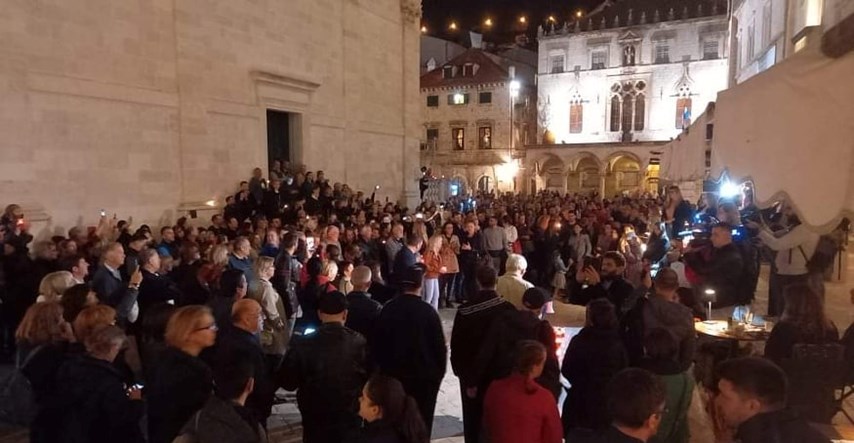 VIDEO Prosvjed protiv mjera u Dubrovniku pod nazivom "RIP sloboda"