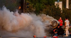 VIDEO Sudar auta i motora u Kaštelima, auto se zapalio. Dvoje mrtvih