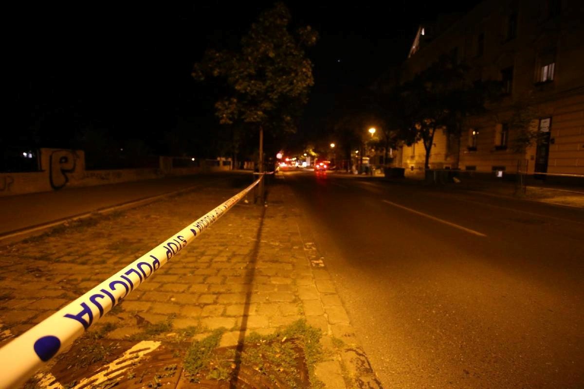 Otac kod Gline polio sina benzinom pa ga zapalio. Spasila ga majka