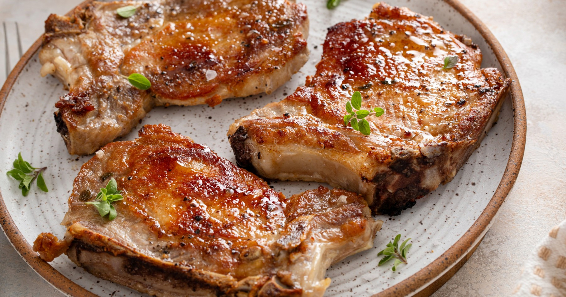 Priprema sočnih svinjskih kotleta počinje već pri kupnji, na jednu stvar pripazite