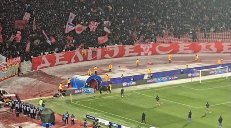 VIDEO Delije zasule grudama igrače PSV-a prije i nakon utakmice na Marakani