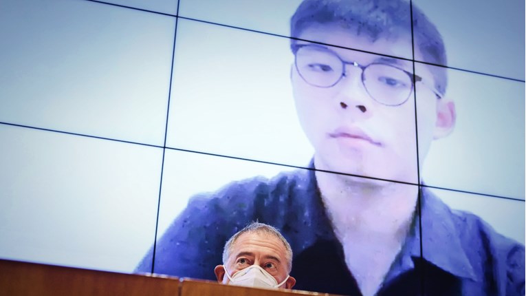 Hongkonški aktivist Joshua Wong zatvoren na 13 i pol mjeseci