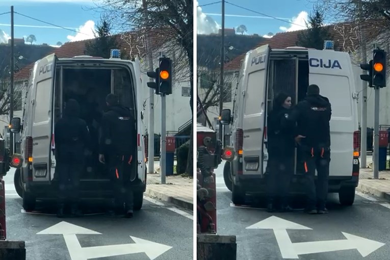 Objavljena snimka: Policajac u Trilju mlati čovjeka u marici, kolege zatvorile vrata