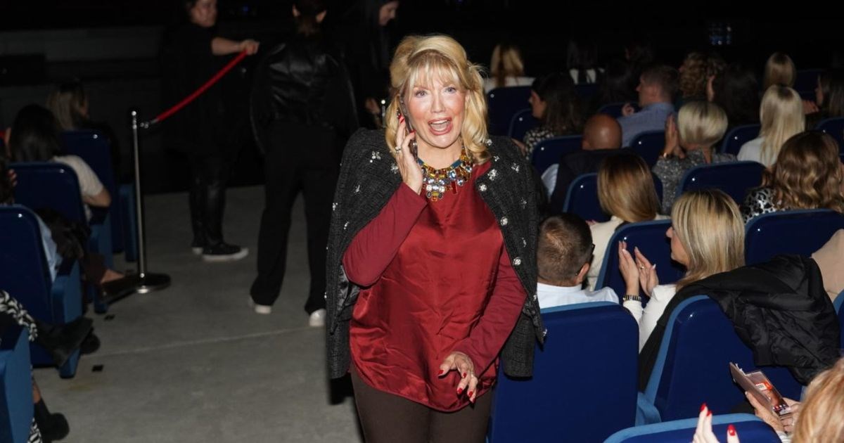 Suzana Mančić privukla poglede na koncertu u Beogradu