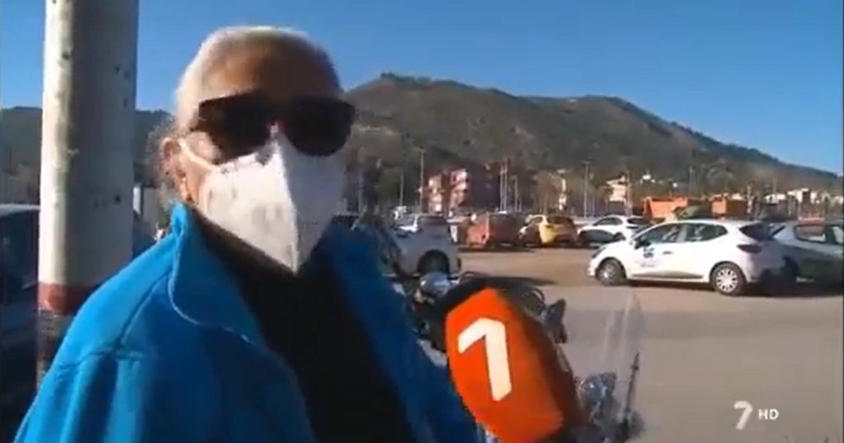 Starica satima čekala s navijačima misleći da čeka cijepljenje, snimila ju lokalna TV