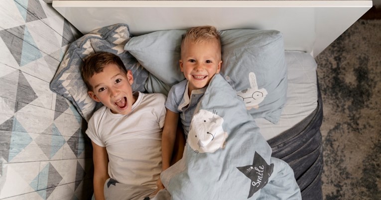 Kako preživjeti pomicanje sata s djecom? Savjetnica za spavanje ima jednostavan trik