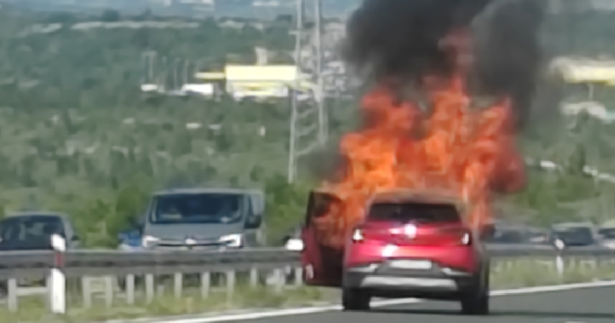 Gužve prema moru od ranog jutra, kolone su kilometarske. Gori auto kod Sv. Roka