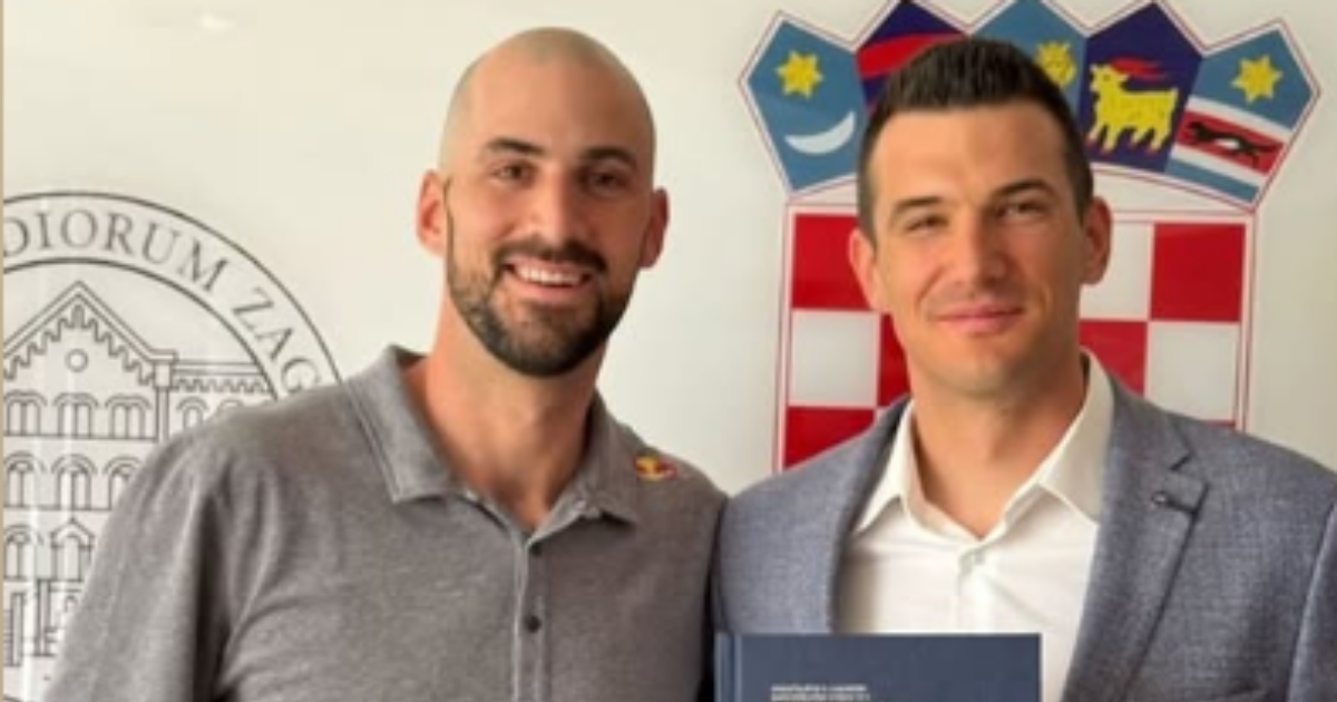 Valent Sinković obranio završni rad: "Mama je najponosnija"