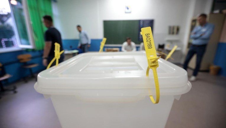 Poništeni izbori u Lećevici. "Manipulirali su listićima, gledali za koga se glasa..."