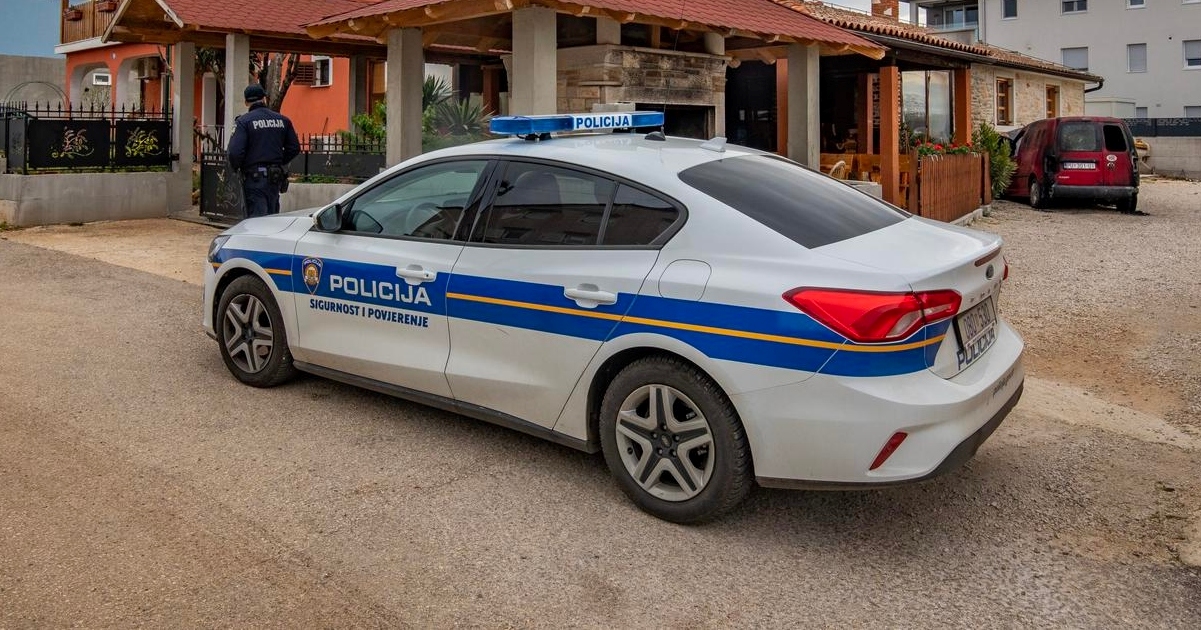 Muškarac (70) u Umagu ukrao auto paru koji je istovarivao stvari. Nije ...