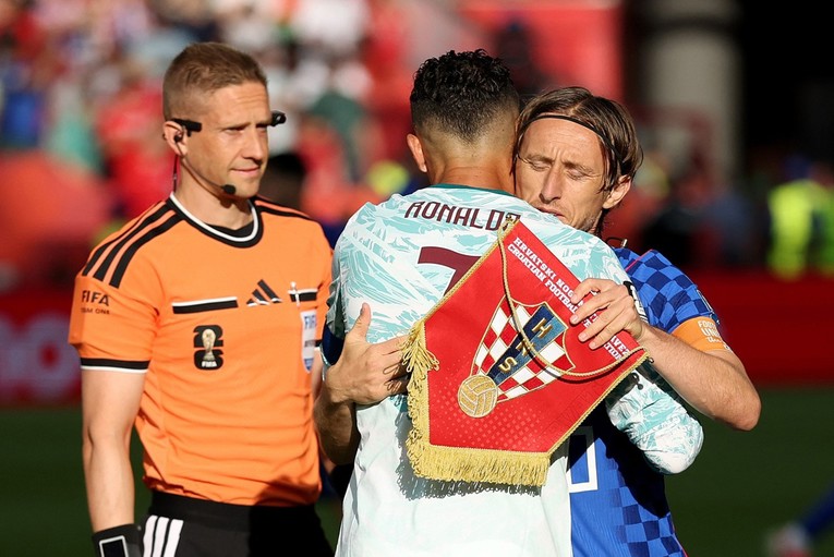 Modrić (40), Ronaldo (41) i sudac (38). Nastao je ovaj hit sa Svjetskog prvenstva