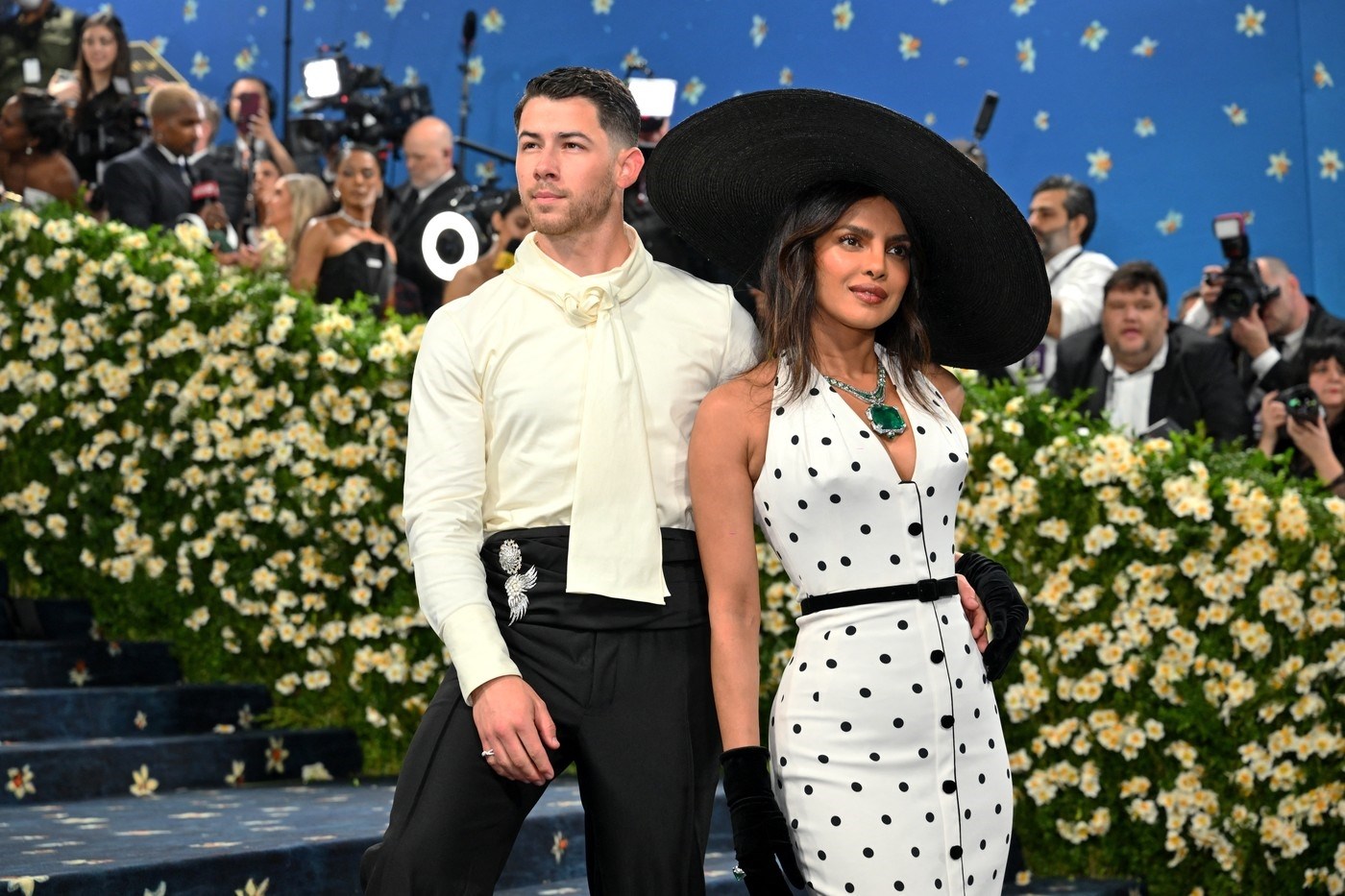 Nick Jonas i Priyanka Chopra zbog izdanja na Met Gali postali hit, komentari su sve