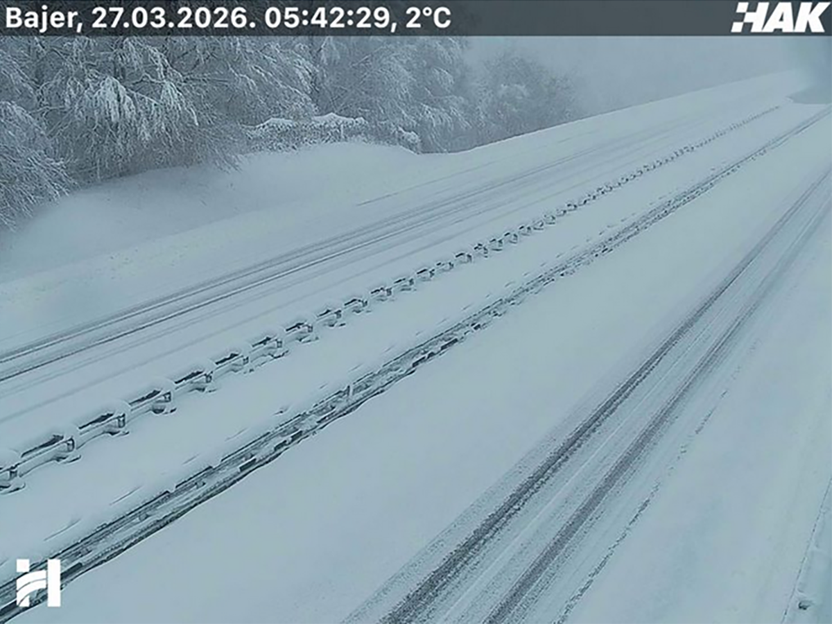 Jak vjetar ruši stabla po Zagrebu. Dijelovi autocesta prema moru zatvoreni