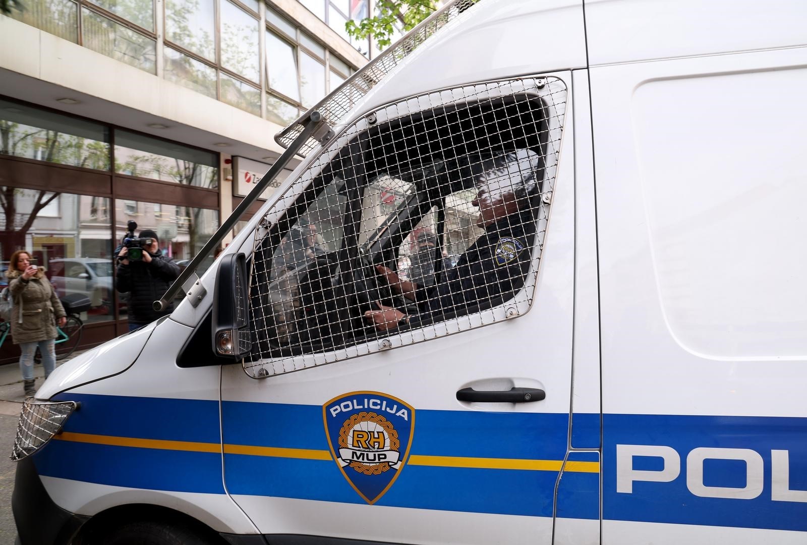 Nova akcija USKOK-a, doznali smo tko je uhićen u Lici
