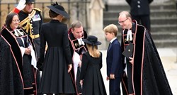 Princ George i princeza Charlotte stigli na pogreb kraljice u pratnji Kate i Williama