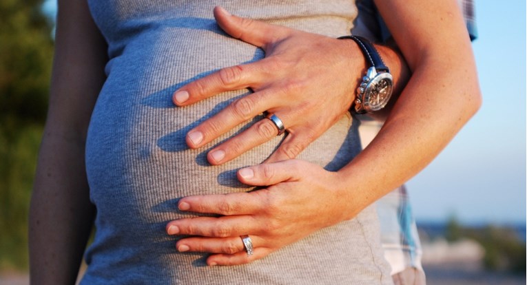 Ne očekujte baby boom: Stručnjaci misle da će ljudi zbog pandemije odgađati trudnoću