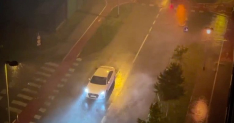 VIDEO U Zagrebu nakratko pala jaka kiša, poplavljene ulice u dijelovima grada